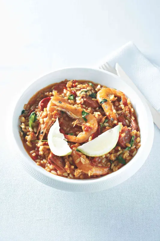 Paella s krevetami a citronem