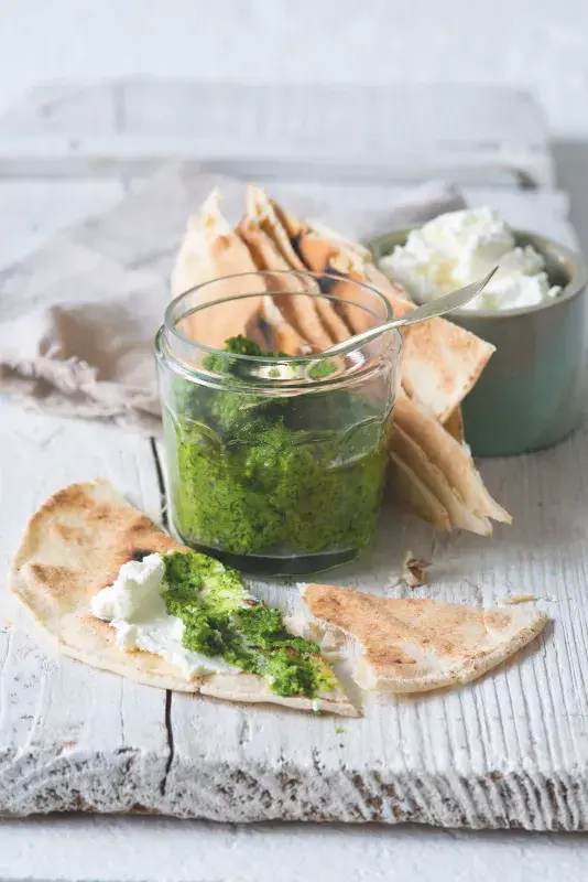 Pesto z ředkvičkových listů