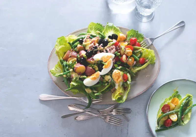 Tradiční salát Niçoise