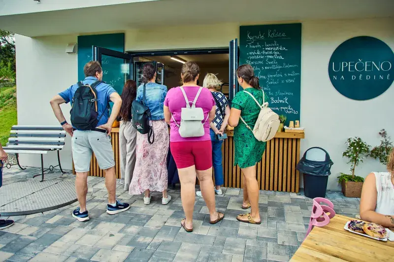 Fronty u pekařství jsou na každodenním pořádku