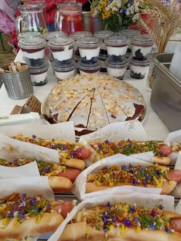 Obžerstvení u kostela