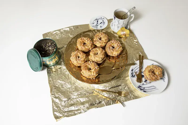 Arašídové věnečky se slaným karamelem a čokoládovou tonka ganache podle Josefa Maršálka