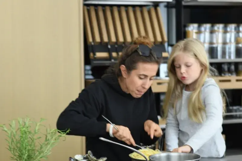 Redaktorka Darina s Vanesskou pomáhaly i ochutnávaly