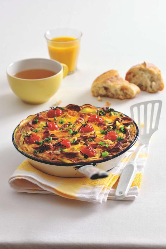 Bramborová frittata se slaninou a klobásou