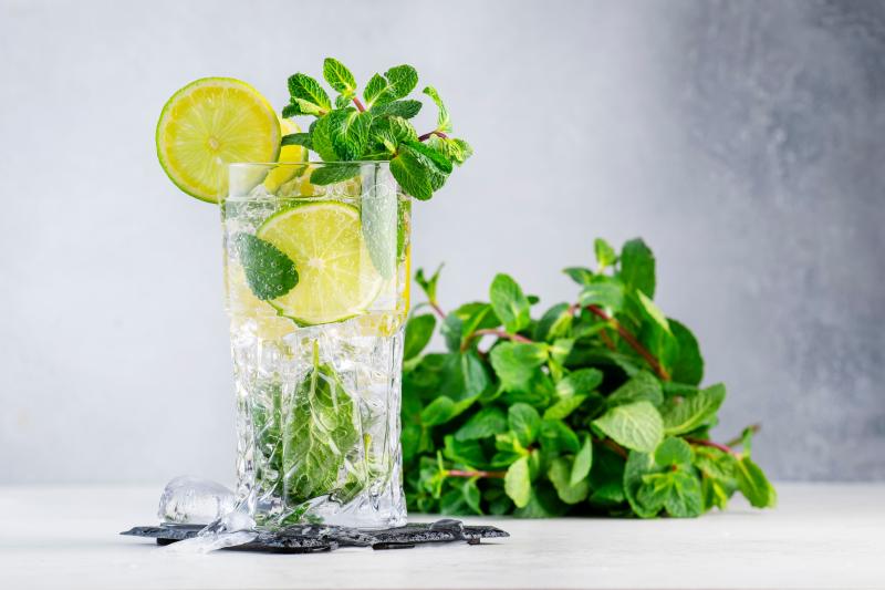 Caipirinha koktejl