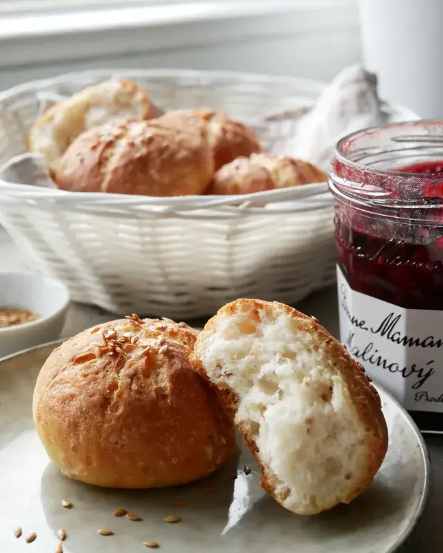 Vláčné bulky s lněnými semínky podle Celiaxmoni