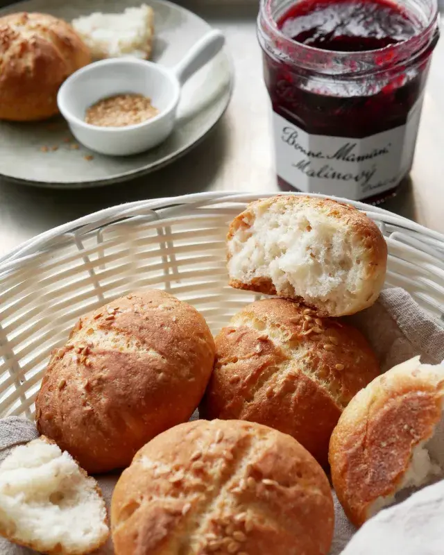 Vláčné bulky s lněnými semínky podle Celiaxmoni