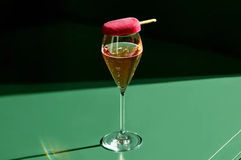 Dragon fruit & Vanilla Coctail