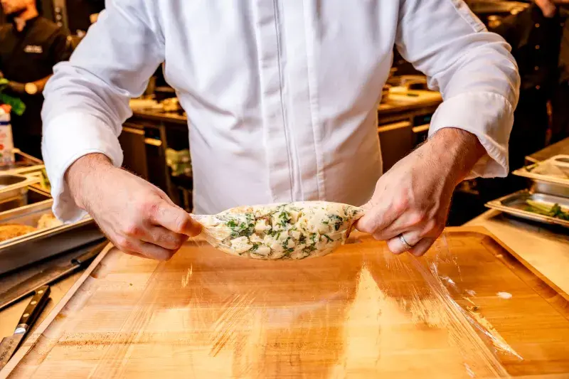 Příprava karlovarského knedlíku