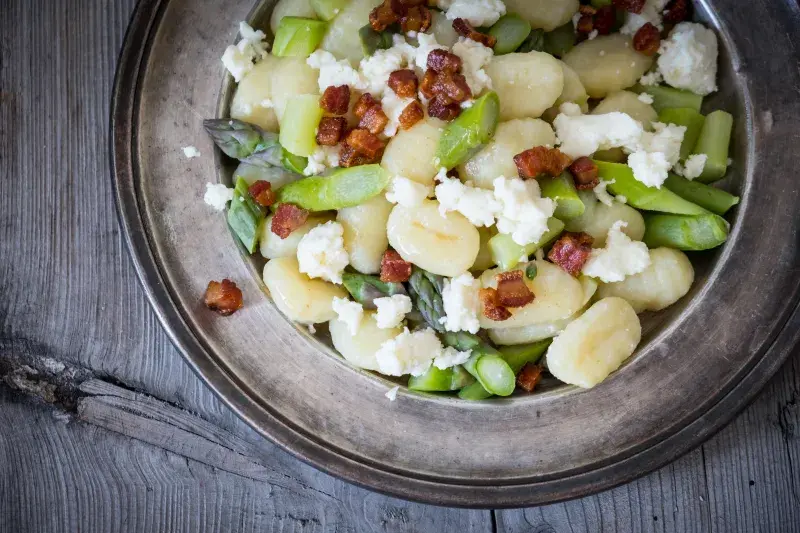 Bramborové noky s chřestem