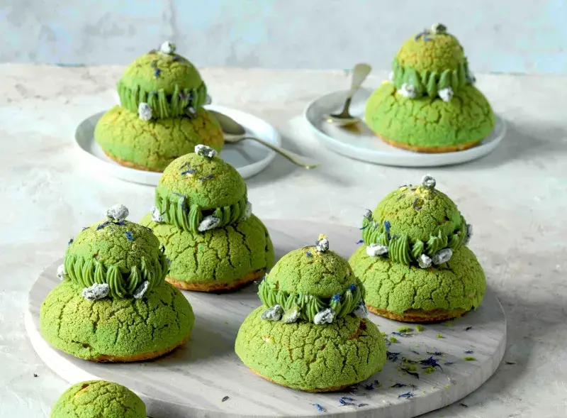 JeptiškyaPistáciové jeptišky s bílou čokoládou a mučenkou podle Josefa Maršálka