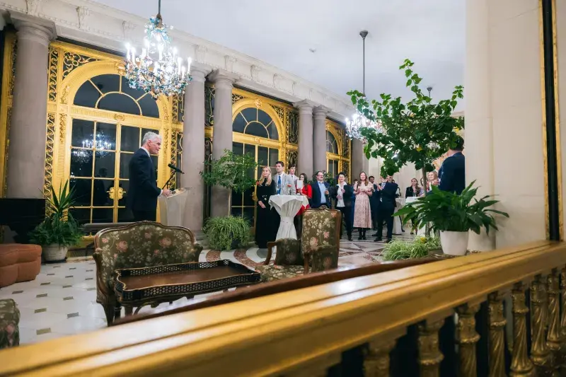 Díkůvzdání na US ambasádě