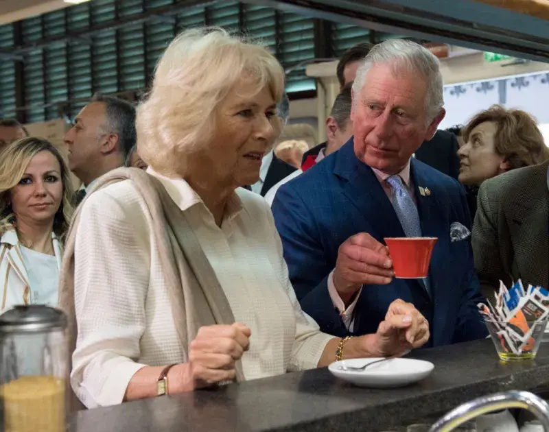 Král Karel s královnou manželkou Camillou