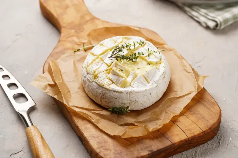 Grilovaný hermelín s bylinkami