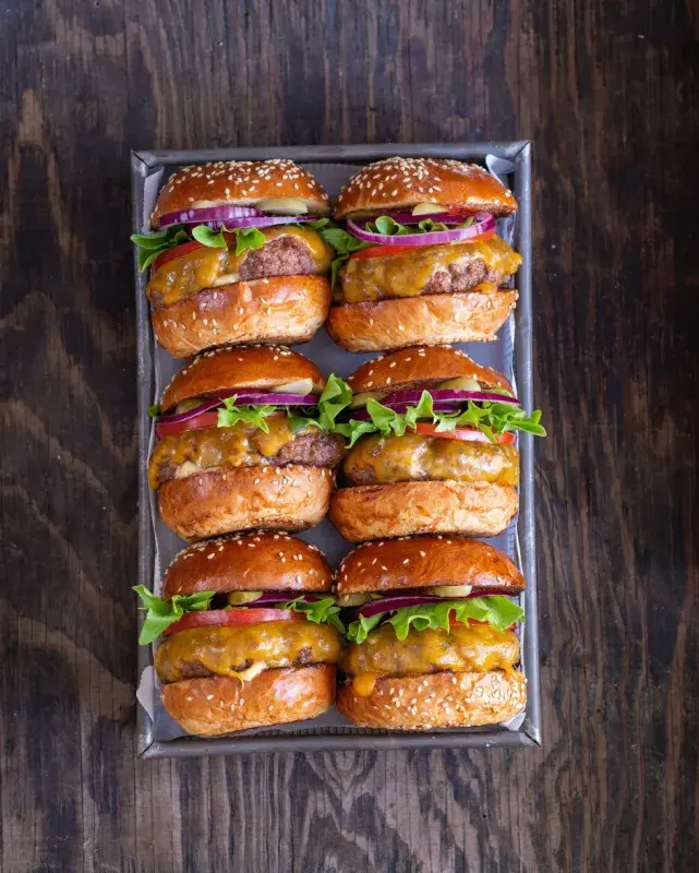 Hovězí cheeseburger