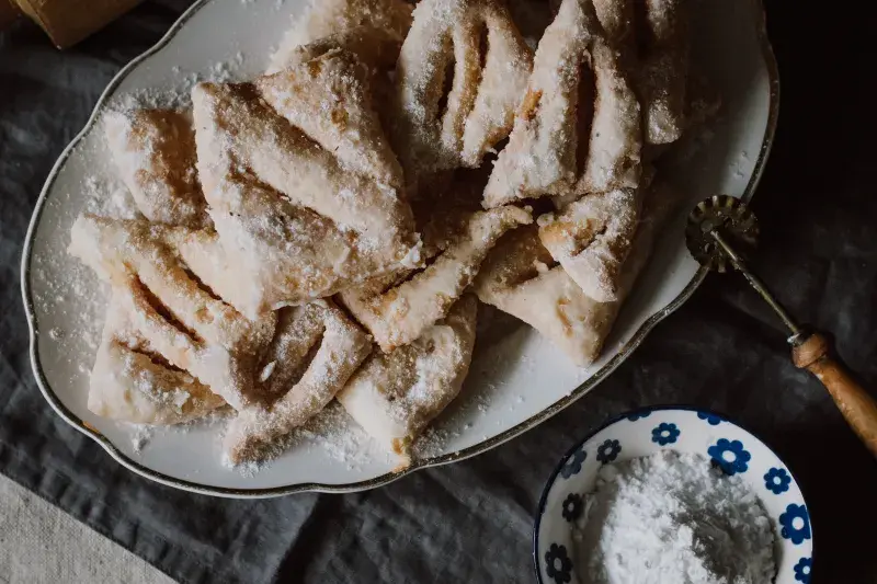 Mezi další masopustní dobroty patří fánky