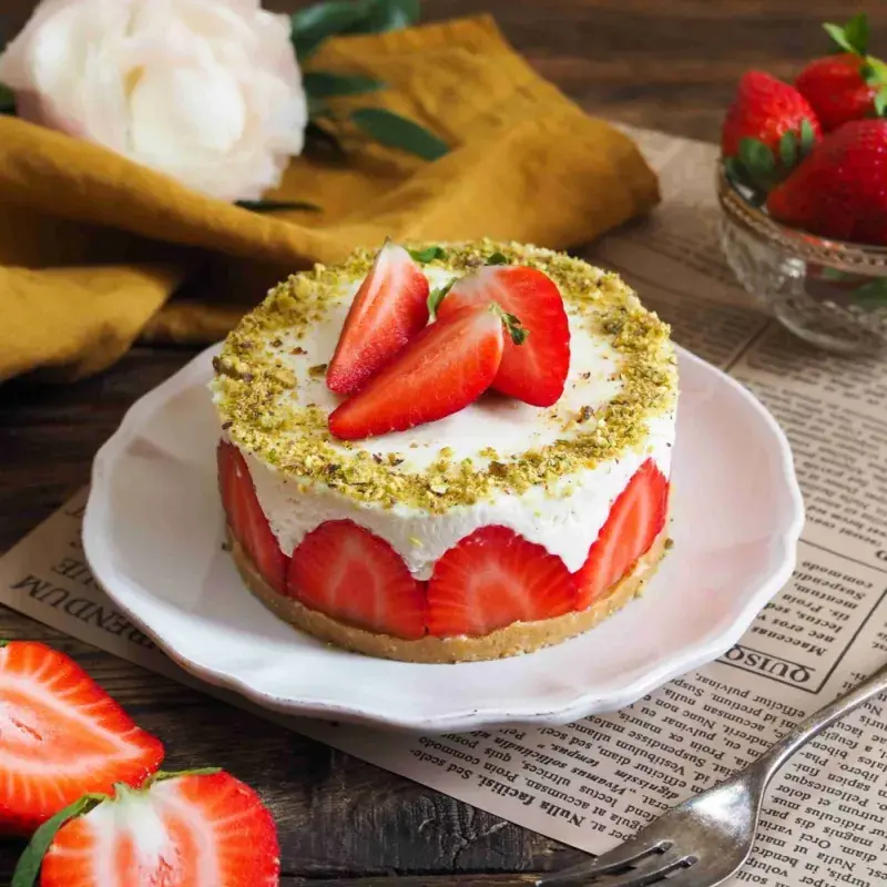 Jahodový mini dortík podle foodblogerky Na skok v kuchyni