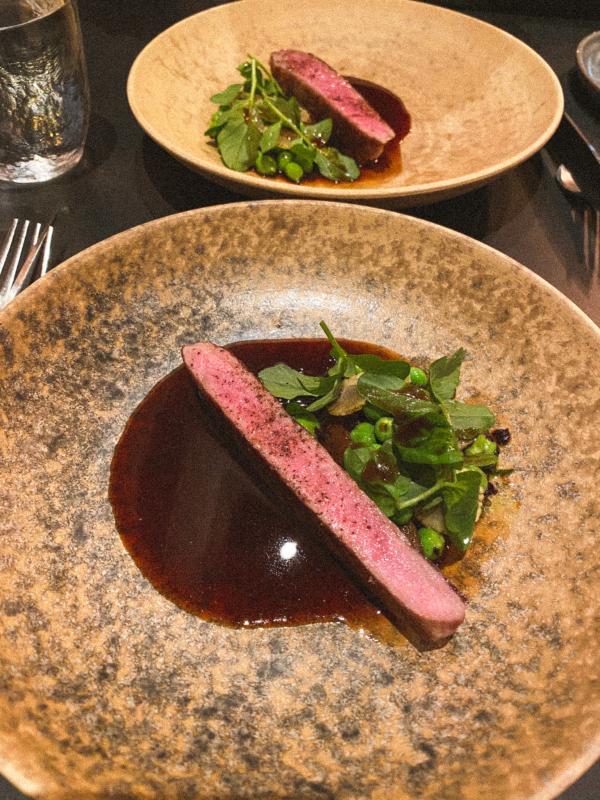 Steak z iberijského vepřového v restauraci Uformel