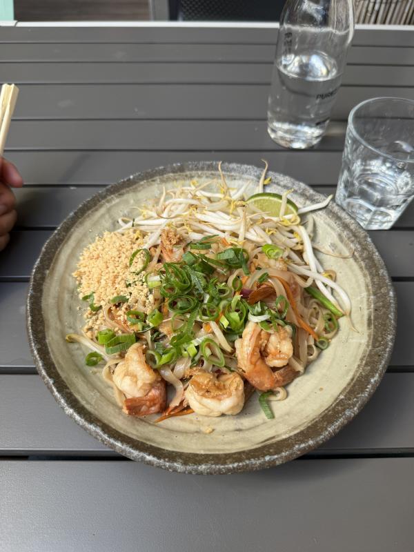 Pad thai z restaurace Modrý zub