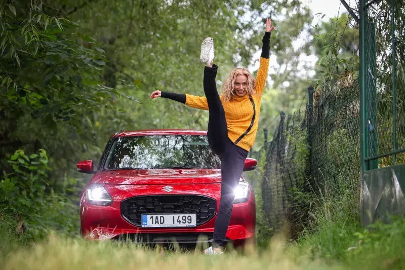 Tanci se v minulosti profesionálně věnovala, dodnes je jí blízký