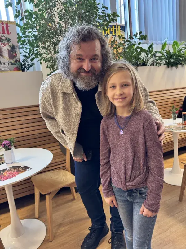 Josef Maršálek se ochotně fotil se svými fanoušky a fanynkami