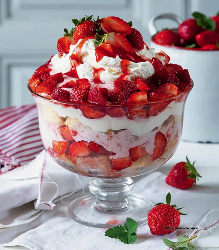 Trifle s jahodovou pěnou
