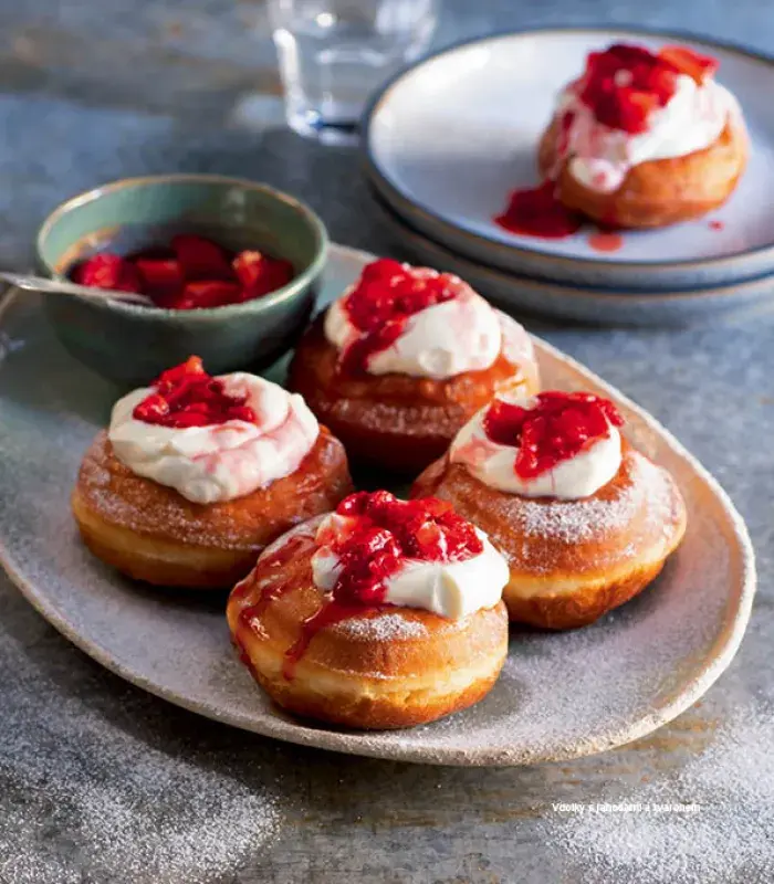 Vdolky s jahodami a tvarohem