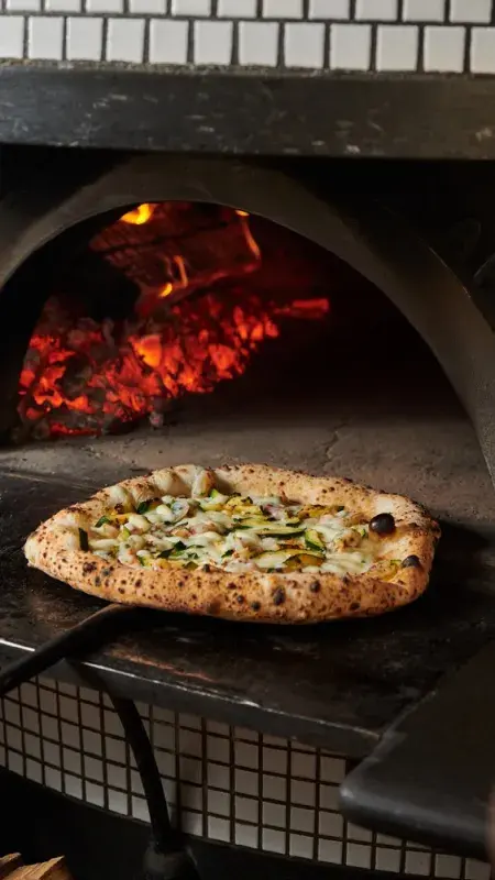 Nejlepší pizza je vždy z pece na dřevo