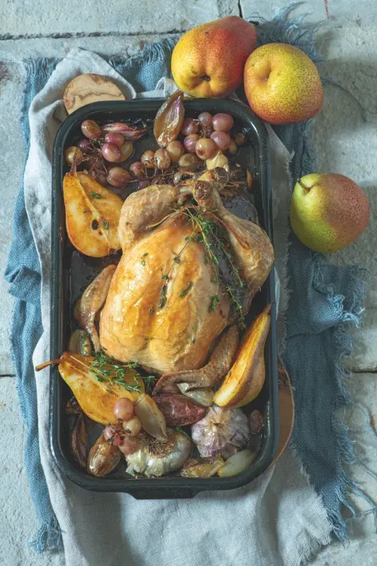 Kuře s podzimním ovocem a ořechovou nádivkou