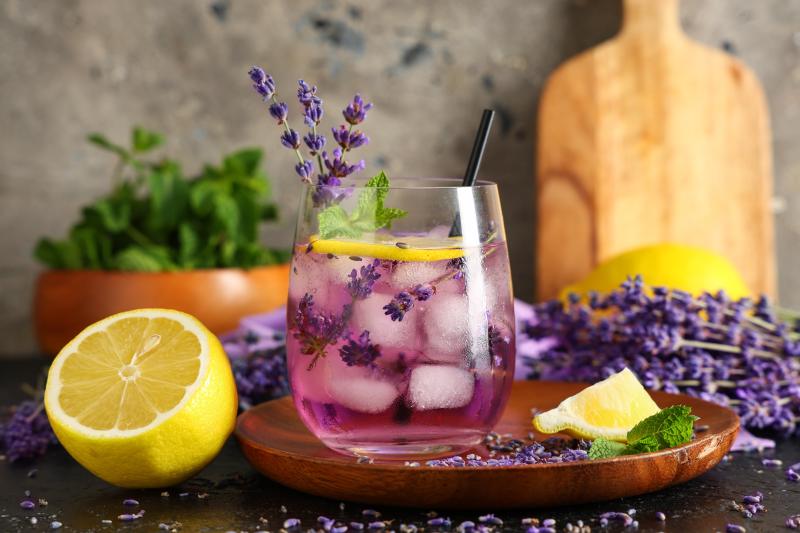 Levandulová limonáda s citronem