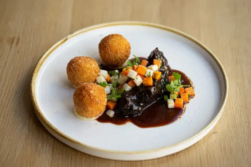 Dušená hovězí líčka