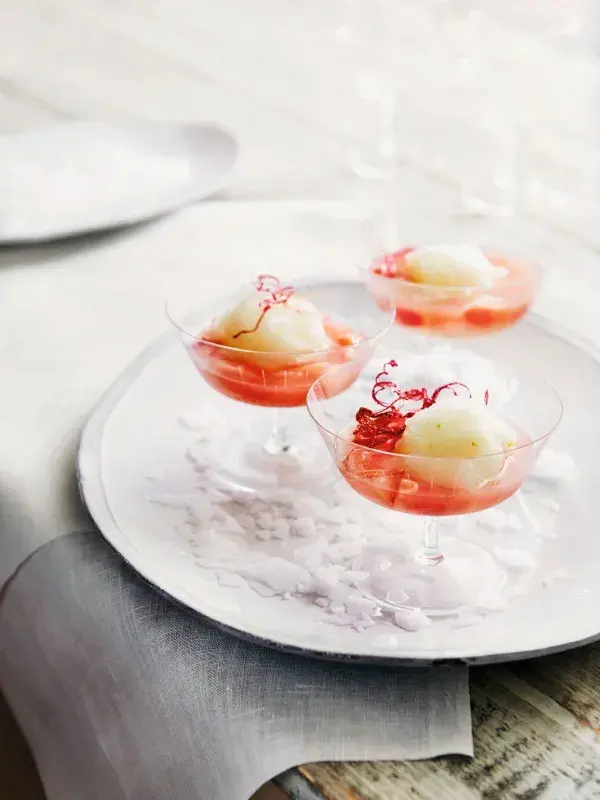 Limetový sorbet s rebarborovým kompotem