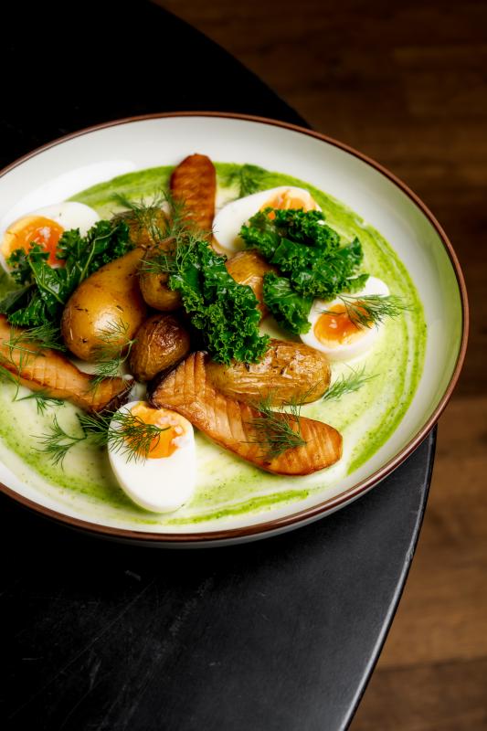 Menu v restauraci Červený Jelen sestavené Markem Fichtnerem se zaměřuje na tradiční českou kuchyni v moderním kabátu