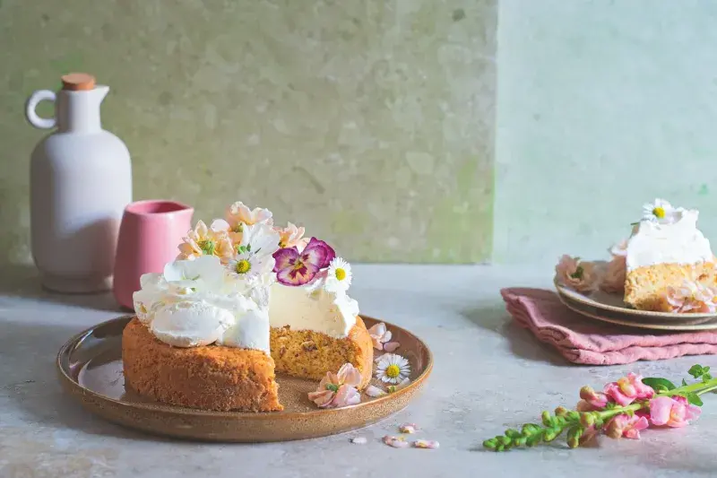 Mrkvový třímlékový koláč