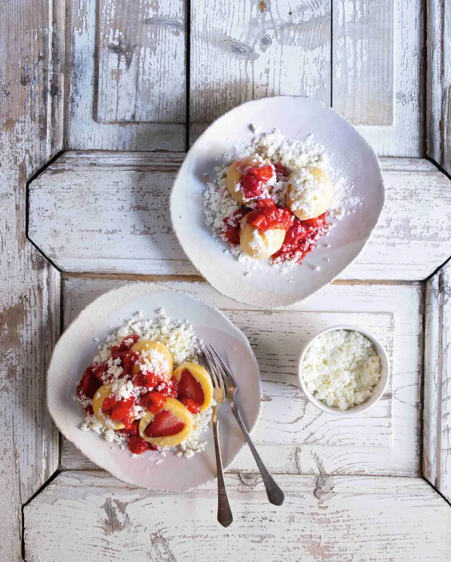 Odpalované knedlíky s jahodami