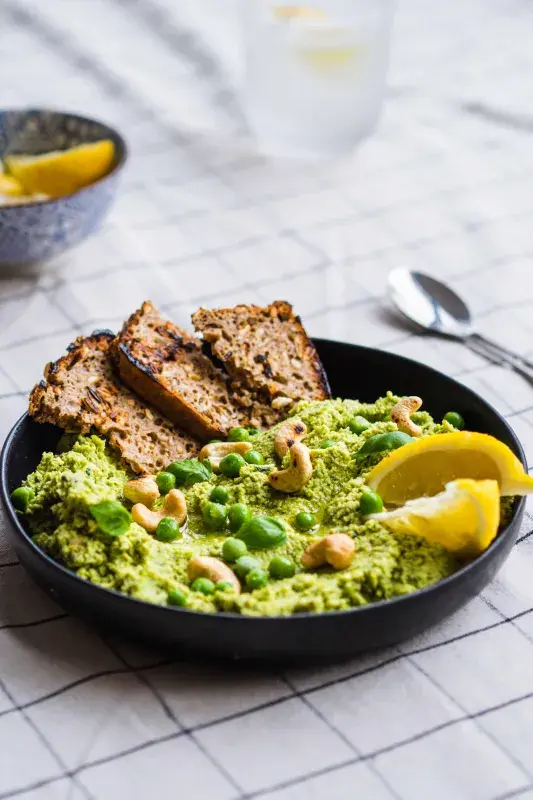 Bazalkovo-hráškový hummus