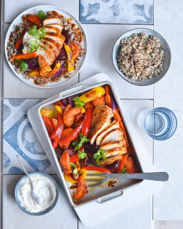 Pečená zelenina s kuřetem a quinoou