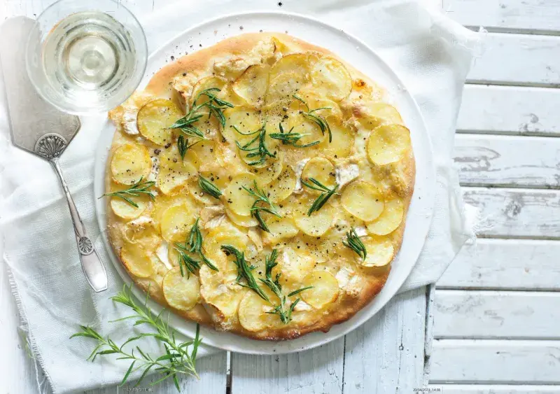 Pizza s bramborami a rozmarýnem