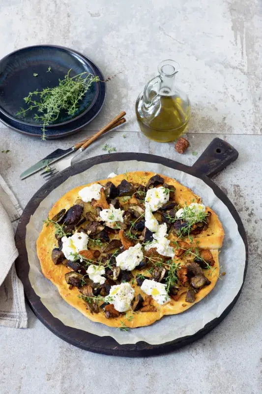 Pizza s lesními houbami a ricottou