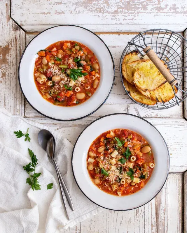 Polévka minestrone