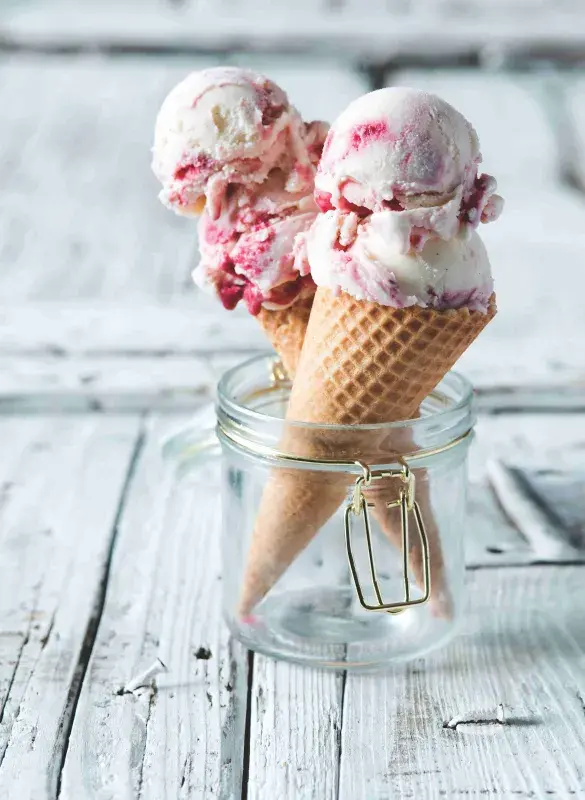 Smetanová třešňová zmrzlina