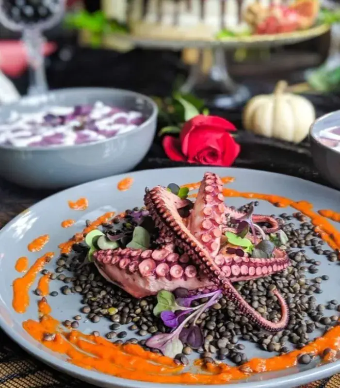 Chobotnice à la vaření hadi