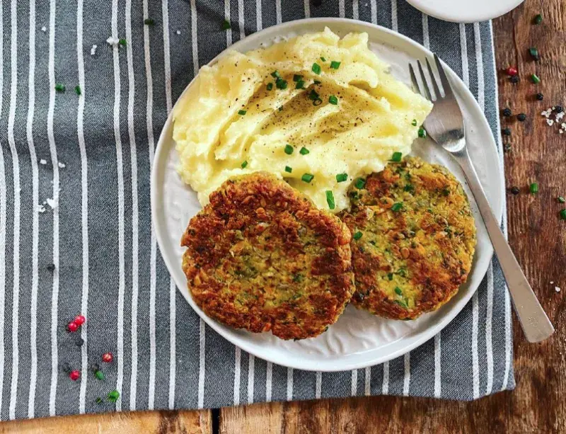 Zeleninové karbanátky s kaší s yuku