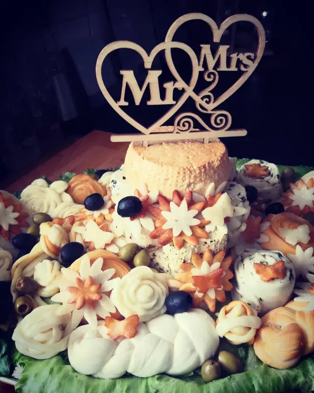 Svatební sýrový dort od Zuzany Hradílkové