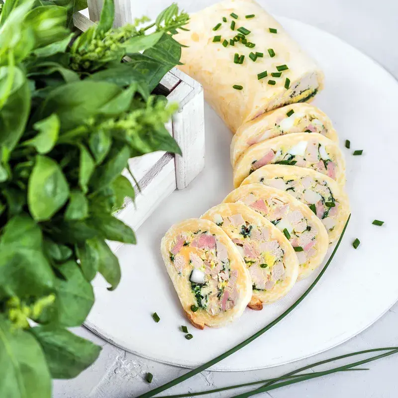 Sýrová roláda s míchanými vejci a se šunkou