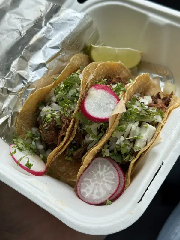 Tacos z restaurace Taqueria Las Adelitas