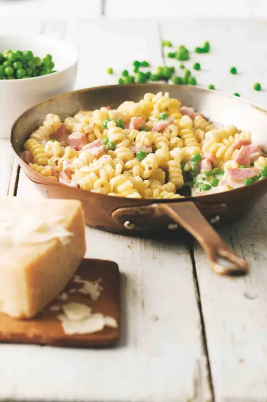 Fusilli s hráškem a šunkou