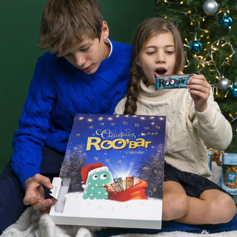 Adventní kalendář plný tyčinek z ovoce a oříšků