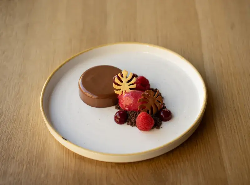 Součástí menu jsou i dezerty, tento na vás čeká ve Vínografu