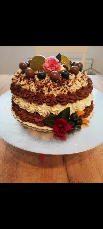 Žaneta Bubnová: „Narozeninový Harlekýn, v němž je každá vrstva vylepšená džemem, korpus prokapaný rozvarem ze sirupu vody, cukru a likéru.“